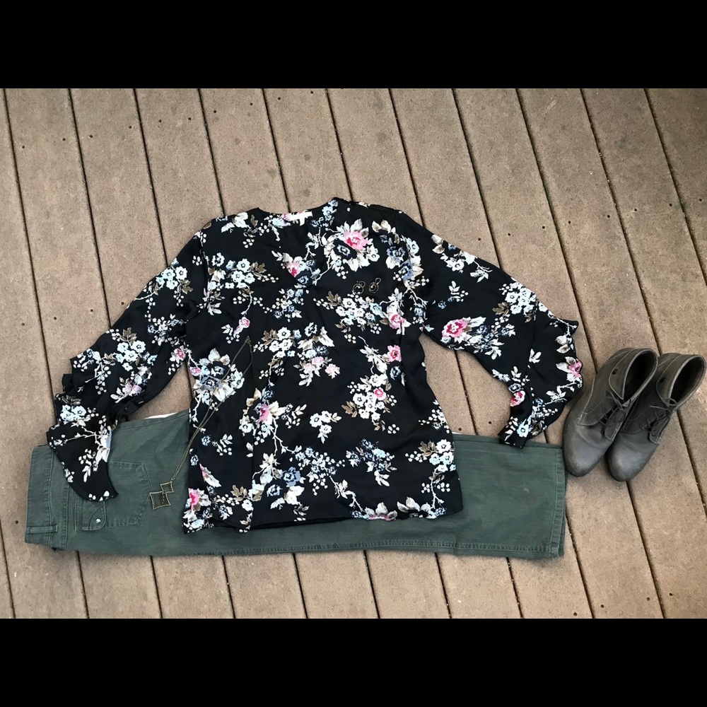 Maurice’s Winter 2018 Top - Picture 6 of 6